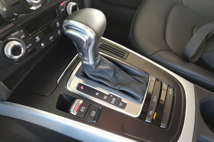 奥迪A4L 2015款 45 TFSI quattro个性运动型局部细节18