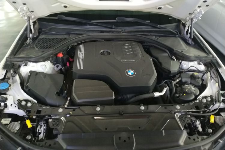 宝马3系 2021款 325Li M运动套装机舱底盘24