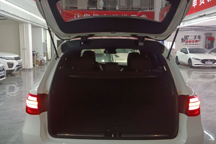 奔驰GLC 2016款 GLC 260 4MATIC 豪华型机舱底盘23