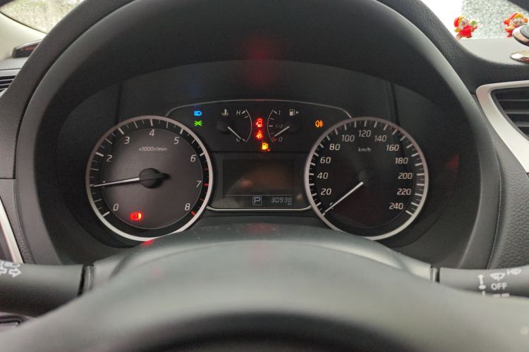 日产 轩逸 2024款 经典 1.6XE CVT舒适版中控内饰14