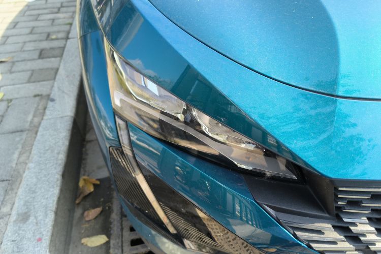 标致408X 2023款 无界版车身外观8