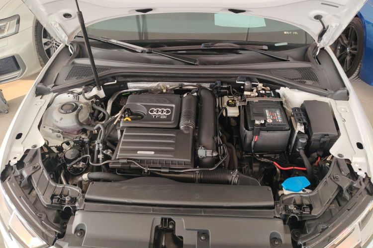 奥迪A3 2020款 改款 Limousine 35 TFSI 进取型 国VI机舱底盘24