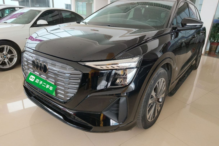奥迪Q5 e-tron 2023款 40 e-tron 闪耀型 机甲套装车身外观4