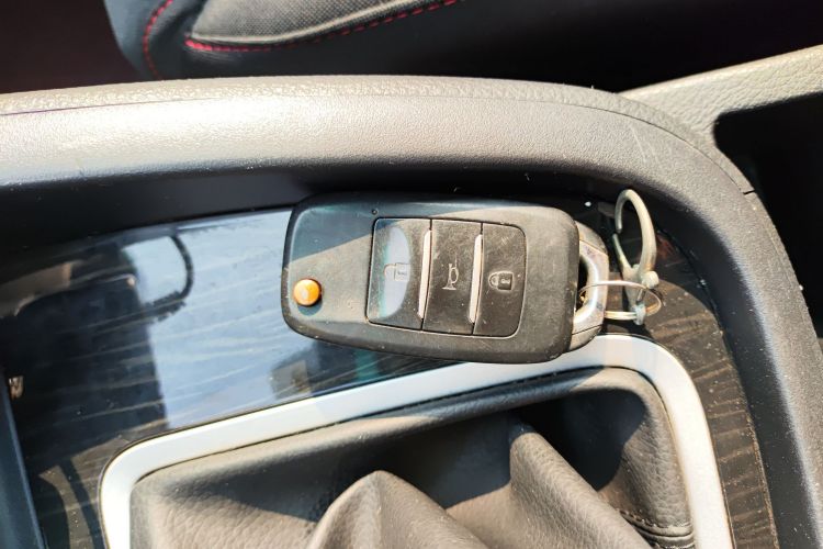 SWM斯威汽车 SWM斯威X7 2020款 2.0L 手动冠军版 7座中控内饰11