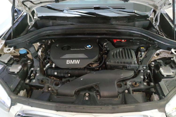 宝马X1 2018款 sDrive20Li 领先型机舱底盘24