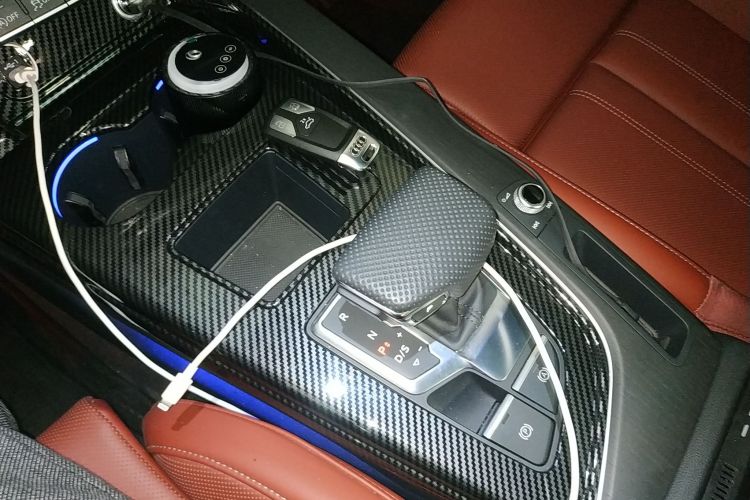 奥迪A4L 2024款 40 TFSI 豪华动感型(星夜版)局部细节18