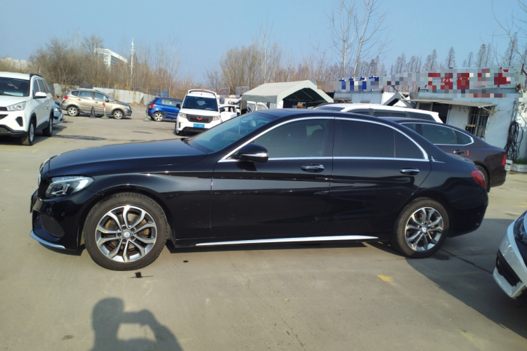 奔驰C级 2017款 C 180 L 运动版车身外观4