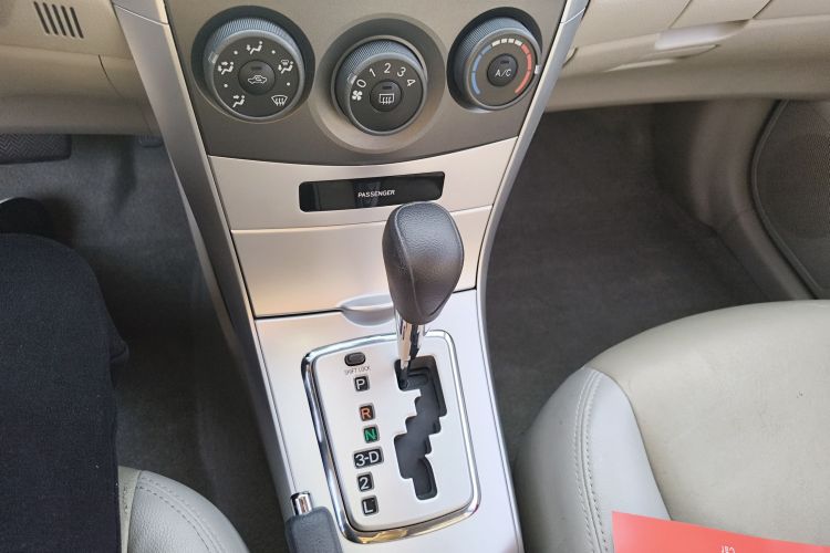 丰田 卡罗拉 2011款 1.6L 自动GL中控内饰18