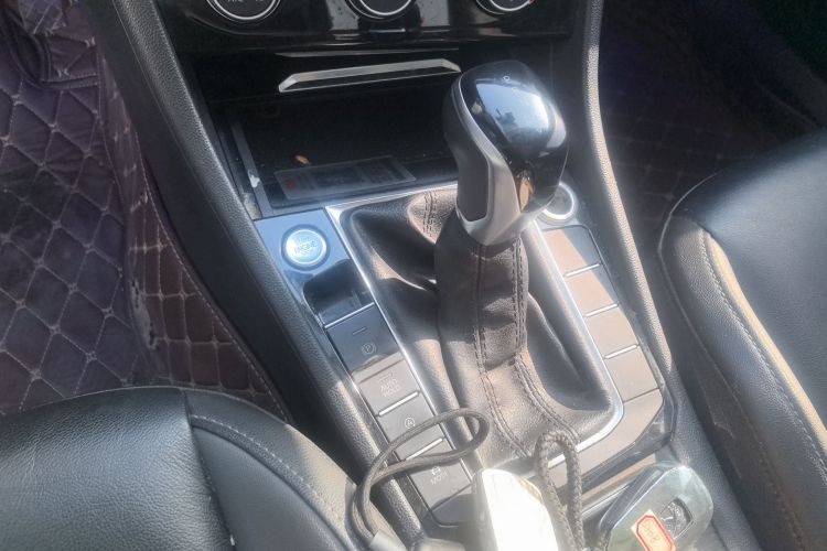 大众 速腾 2019款 280TSI DSG舒适型 国VI中控内饰18