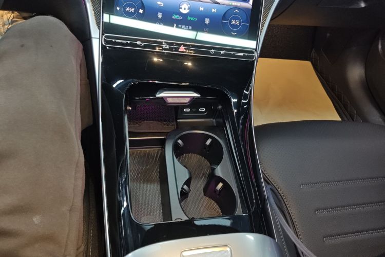 奔驰C级 2025款 改款 C 260 L 运动版局部细节18