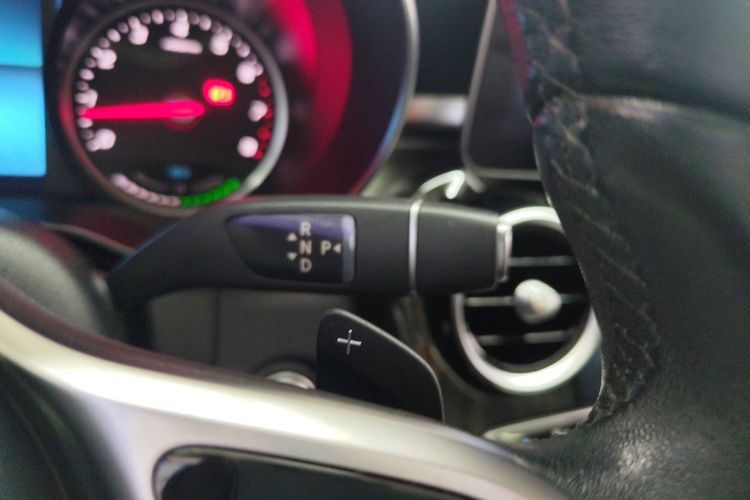 奔驰C级 2019款 C 260 L 运动版局部细节18