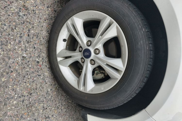 福特 福克斯 2017款 两厢 1.6L 手动舒适型智行版车身外观6007