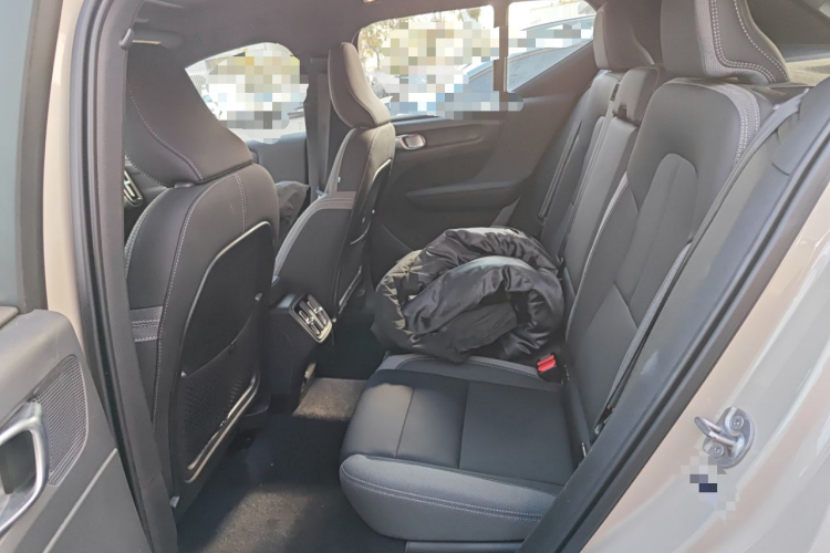 沃尔沃XC40 2025款 B3 智远豪华版中控内饰21