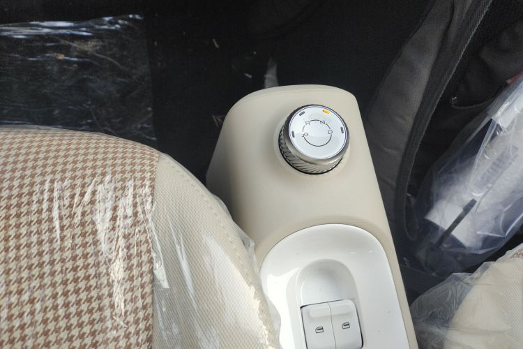 五菱汽车 宏光MINIEV 2024款 第三代 215km 青春版局部细节18