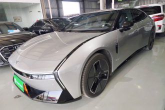 小鹏P7 2025款 702 长续航 Ultra