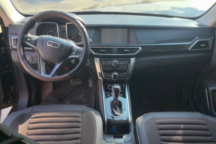 众泰 大迈X5 2017款 升级版 1.5T CVT知县型中控内饰7002