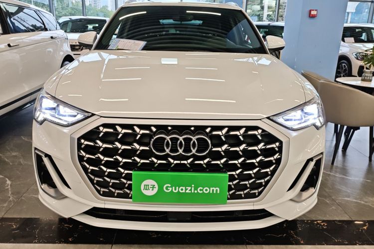 奥迪Q3 2024款 35 TFSI 进取动感型车身外观2