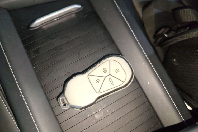 小鹏G3 2022款 G3i 520N+中控内饰7001