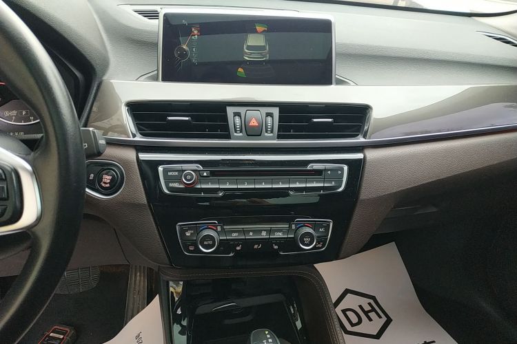 宝马X1 2018款 xDrive20Li 豪华型中控内饰16