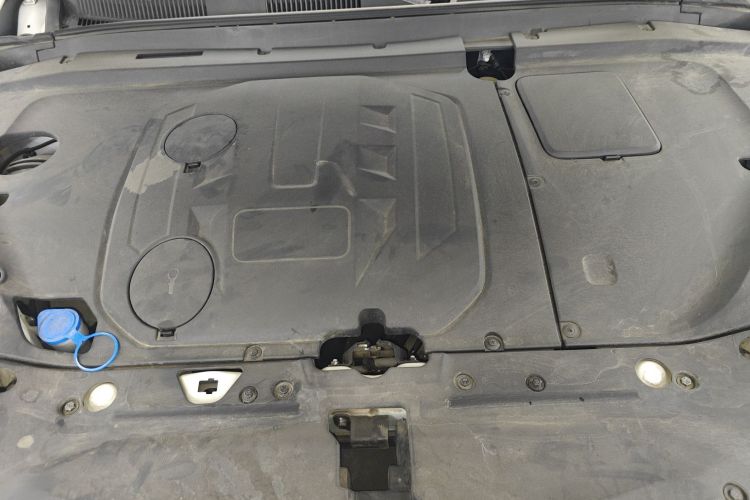 凯翼 炫界Pro 2021款 1.5L 手动劲酷版机舱底盘24