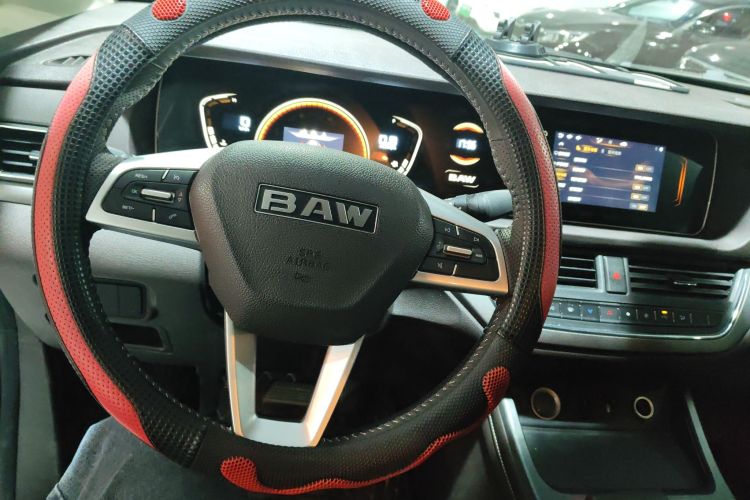 BAW北汽制造 锐胜王牌M7 2023款 2.0L 自动长轴创享型 7座中控内饰13