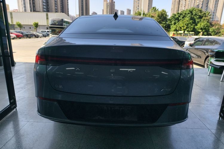 小鹏P5 2024款 500Plus版车身外观6