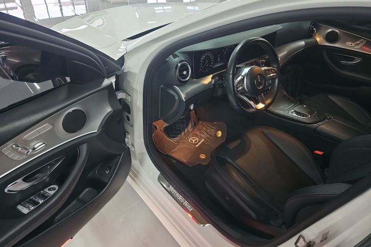 奔驰E级(进口) 2019款 E 260 运动版中控内饰20