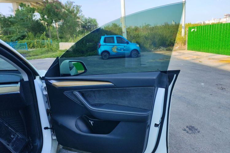 特斯拉 Model Y 2022款 后轮驱动版中控内饰7005