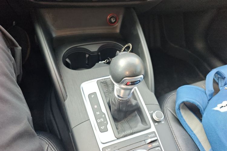 奥迪A3 2016款 Sportback 35 TFSI 领英型中控内饰18