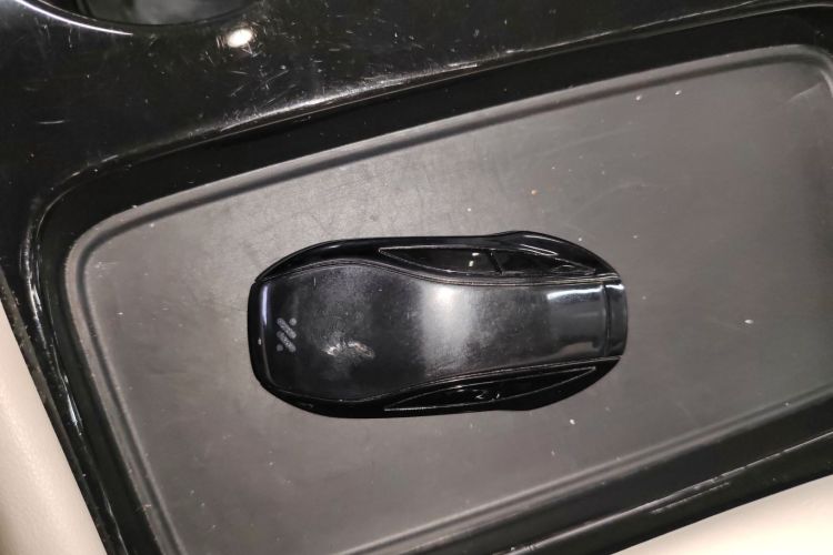 智己汽车 智己LS7 2023款 100kWh Pro四驱版中控内饰11