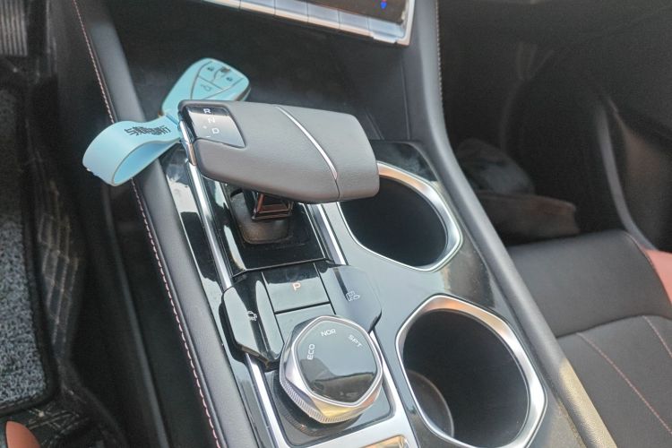 长安 逸动 2024款 PLUS 蓝鲸NE 1.4T GDI DCT高能版中控内饰18