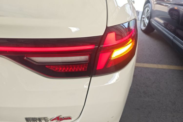 哪吒汽车 哪吒V 2021款 Co-sport 魔力版车身外观9