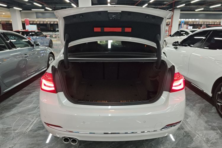 宝马3系 2017款 320Li 时尚型机舱底盘23