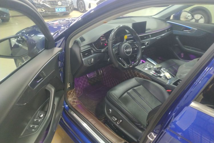 奥迪A4L 2018款 30周年年型 40 TFSI 进取型中控内饰20