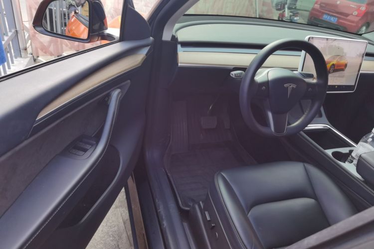 特斯拉 Model Y 2022款 后轮驱动版中控内饰7003