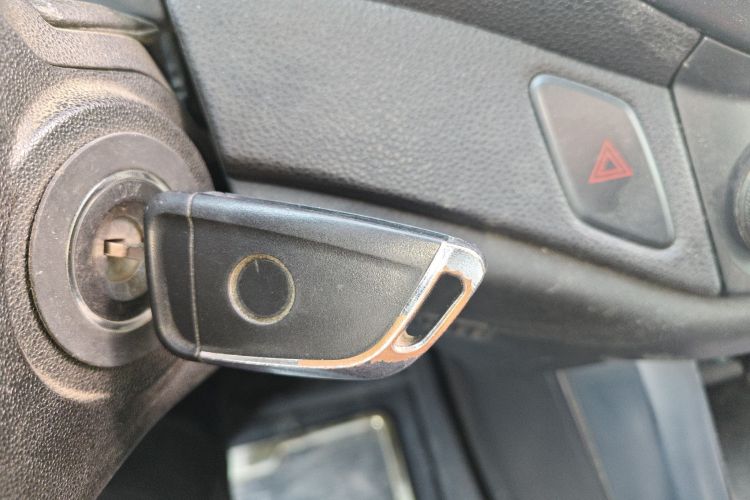 奇瑞 瑞虎5 2014款 2.0L 手动家悦版中控内饰11