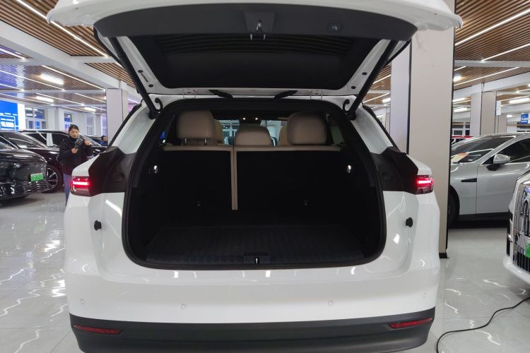 理想汽车 理想i6 2025款 四驱标准型机舱底盘23