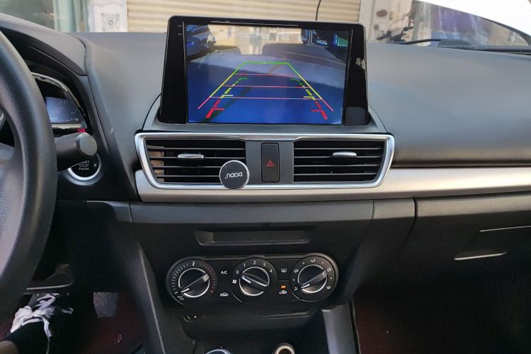 马自达3 昂克赛拉 2016款 三厢 1.5L 手动舒适型中控内饰16