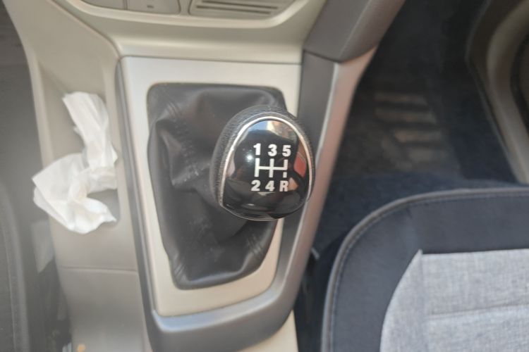 福特 福克斯 2012款 三厢 1.6L 手动舒适型中控内饰18