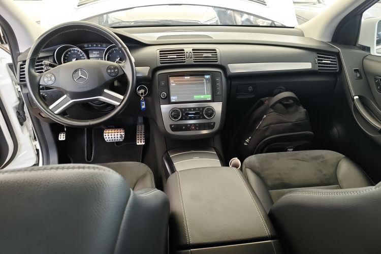 奔驰R级 2014款 R 320 4MATIC 商务型中控内饰12