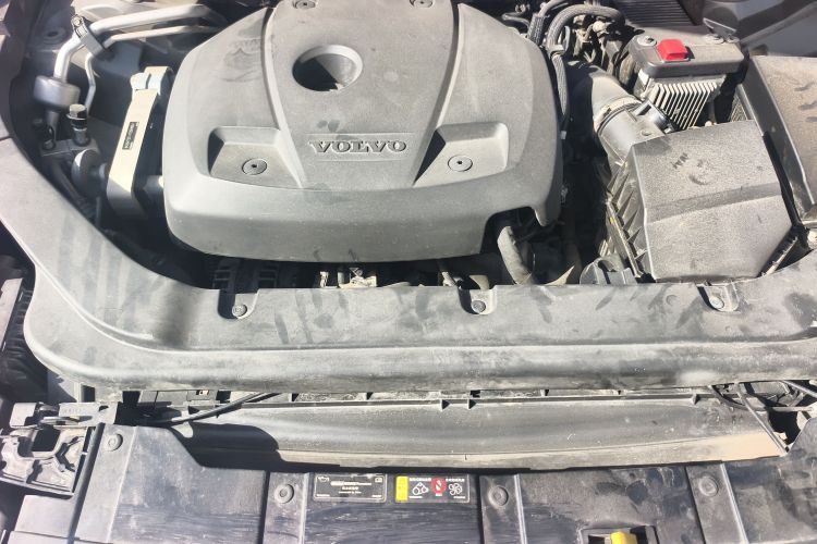 沃尔沃XC60 2019款 T5 四驱智逸版 国V机舱底盘24