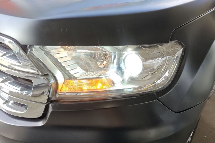 福特 撼路者 2017款 2.0T 汽油自动四驱豪华版 5座车身外观36