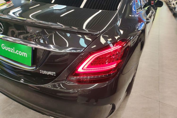 奔驰C级 2021款 C 260 星耀臻藏版车身外观9