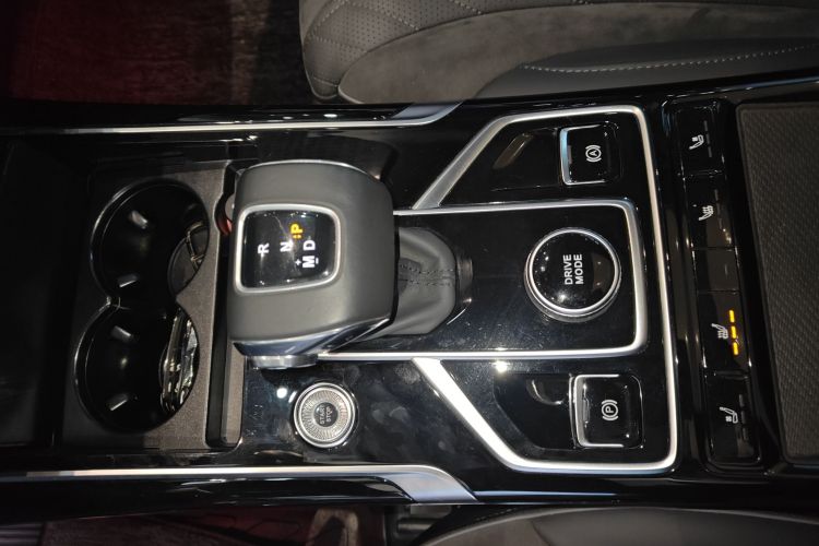 红旗HS5 2022款 改款 2.0T 智联旗享版中控内饰18