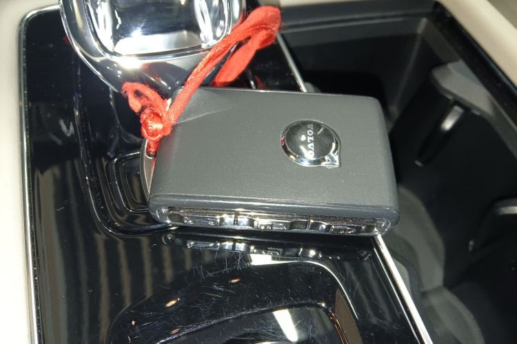 沃尔沃XC90新能源 2025款 T8 智尊豪华版 7座中控内饰11