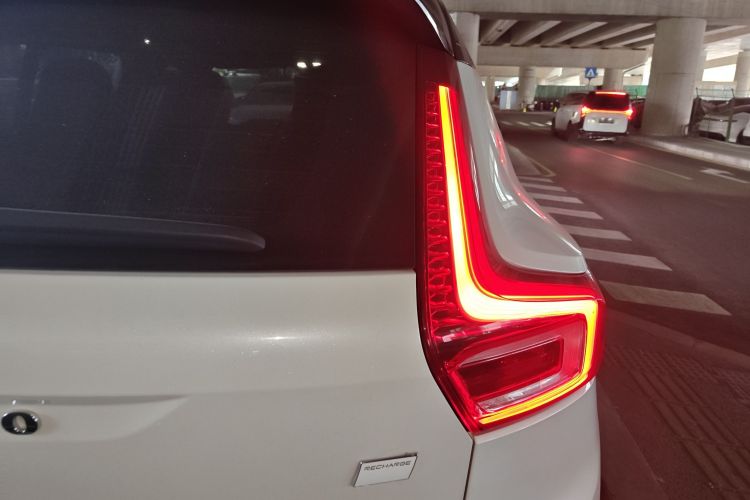 沃尔沃XC40新能源 2023款 长续航版 PRO车身外观9