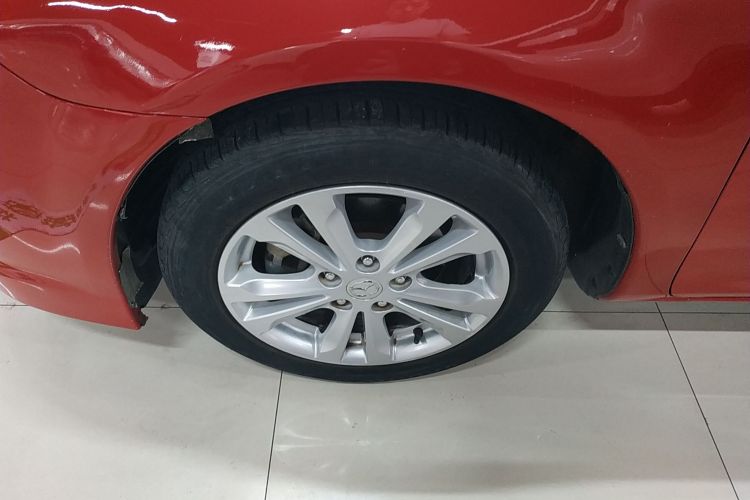 马自达6 2015款 2.0L 自动时尚型车身外观6005