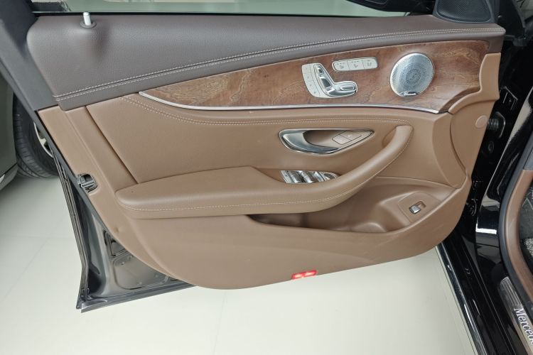 奔驰E级 2020款 改款 E 300 L 殊享版中控内饰7007