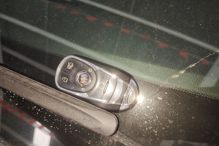 别克 君威 2017款 20T 精英型中控内饰11