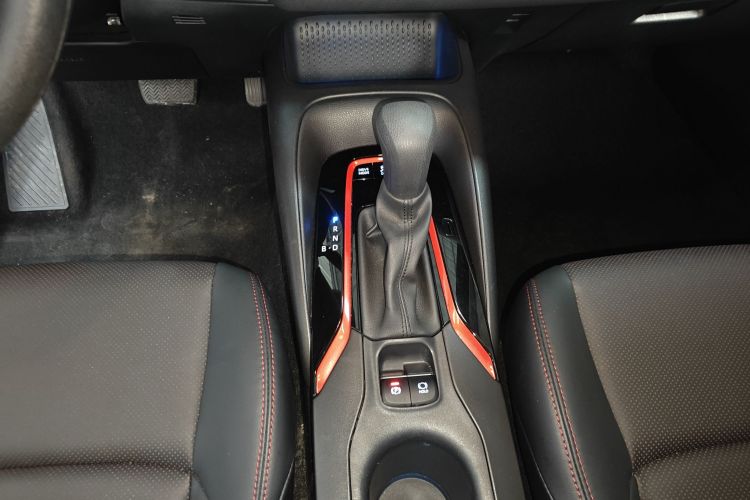 丰田 雷凌 2022款 双擎 1.8H E-CVT运动版局部细节18